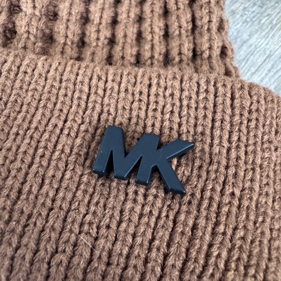 Like new! Michael Kors Brown Knit Beanie - Picture 5 of 5